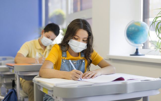 Решение о закрытии школ в случае вспышки COVID-19 будут принимать врачи