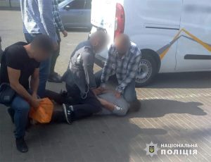 За 5 000 долларов: житель Славянска нанял киллера, чтобы убить соперника