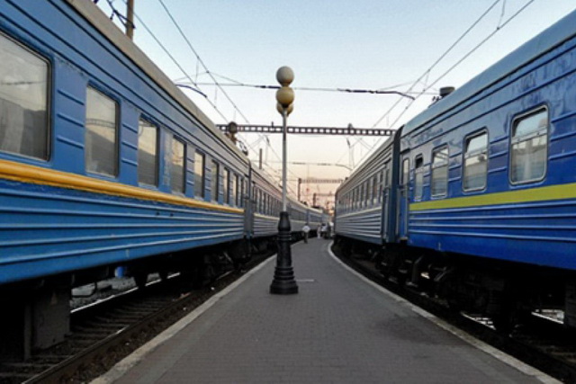 Укрзализныця возобновила продажу билетов на 22 поезда, среди них – Ивано-Франковск – Константиновка через Славкурорт