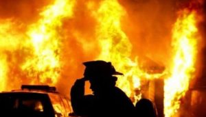 У Слов’янську під час гасіння пожежі вогнеборці врятували двох чоловіків