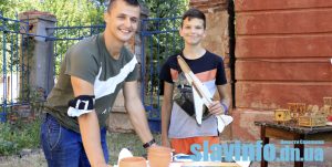 В Славянске  станция юных техников приглашает на занятия всех желающих. Фото