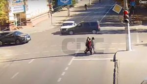 ДТП в центре Славянска: опубликовано видео
