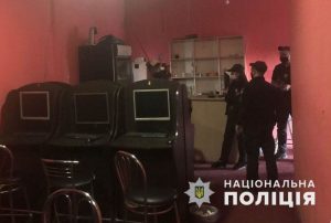 Поліція Слов’янська проводить досудове розслідування за фактом зайняття гральним бізнесом