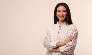 В Славянске в депутаты идет Мисс Мира: кто она?