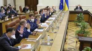 Кабмин отказывается платить учителям обещанные зарплаты