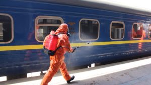 Укрзализныця возобновляет движение поездов с почти всех ранее закрытых станций