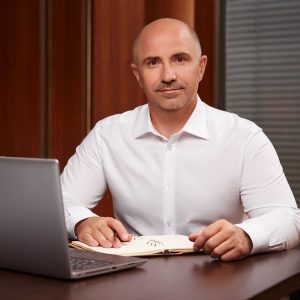 Олег Азаров, мэр Константиновки: Конструктивное сотрудничество между Славянском и Константиновкой возможно только в случае победы Павла Придворова