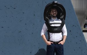 В Канаде начались продажи антиковидных шлемов