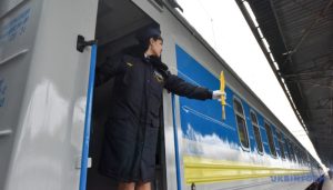 Напередодні зимових свят Укрзалізниця відновлює рух низки поїздів. РОЗКЛАД