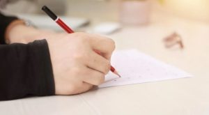 С июля 2021 чиновников обяжут писать экзамен по украинскому языку