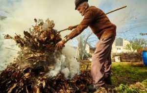 Не сжигай – компостируй! В Краматорске загрязнителей воздуха ищут с помощью дрона