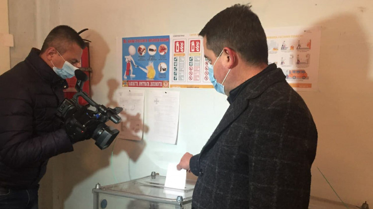 de728bc2 a00b 4647 8786 84c4d975c098