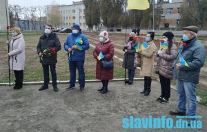 В Славянске почтили память жертв голодоморов в Украине 