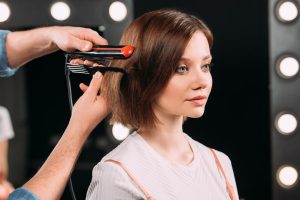 Лунный календарь стрижек на декабрь: в какие дни стричь и красить волосы