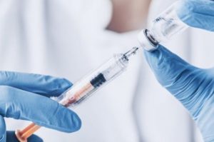 В Интерполе предупредили о возможном подделывании вакцины от коронавируса