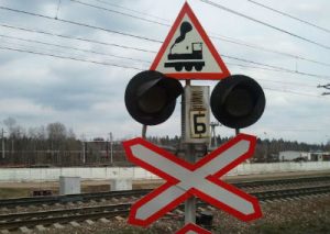 Слов’янські поліцейські виявили чергового по залізничному переїзду, який перебував на робочому місці в алкогольному сп’янінні