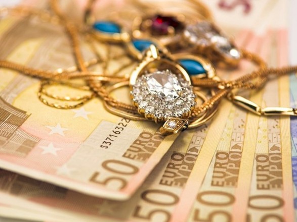 В Украине официально работает более 300 ломбардов