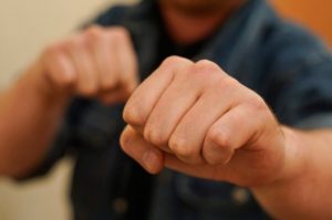 Жительницу Славянска жестоко избил знакомый