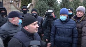 Ветерани російсько-української війни змусили прихильника ОПЗЖ вибачатися: подробиці у відео