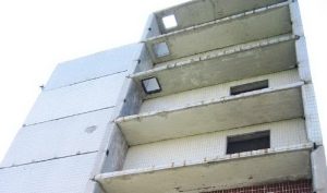 В Краматорске погиб 13-летний мальчик, прыгнув из здания недостроя