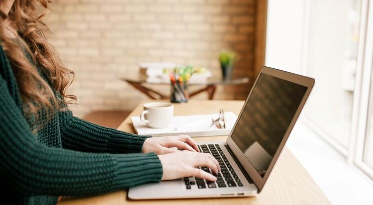 Как оформить карантинную помощь на 8 тысяч гривен через портал “Дія”. Видеоинструкция