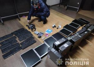 У Слов’янську поліцейські припинили діяльність чотирьох нелегальних гральних закладів