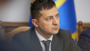 Зеленский поручил правоохранителям проверить информацию о ввозе в Украину контрабандой вакцины от коронавируса