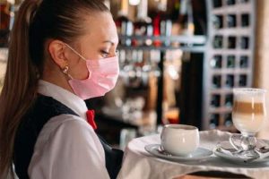 Какие сферы должны обслуживать людей исключительно на украинском языке с сегодняшнего дня?