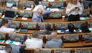 Ни пары из уст: 100 депутатов ни разу не говорили на заседаниях парламента