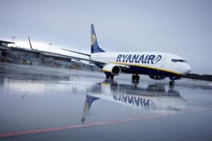Ryanair приостановила большинство рейсов из Киева. Компания оставила только три маршрута из 30