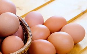 Яйца стремительно дорожают. Эксперты прогнозируют рост цен до 40 гривен/десяток в январе