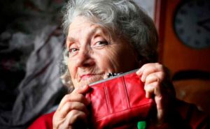 Часть украинцев останется без пенсий из-за новых правил: названы требования