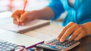 В Кабмине объяснили, почему некоторые ФЛП еще не получили свои 8 тысяч грн