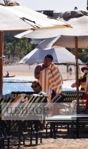 Отстраненный глава КСУ Тупицкий отдыхает в ОАЭ на вилле за 300 тысяч гривен в сутки