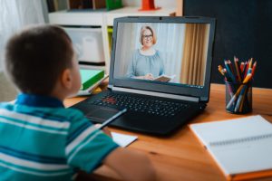 На Донетчине школы переходят на дистанционное обучение: видео