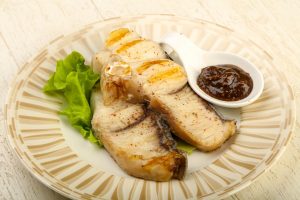 Сочный стейк зубатки: как приготовить вкусную рыбу