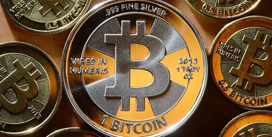 Биткоин взлетел до исторической отметки: сколько стоит монета