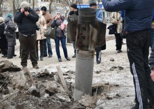 Краматорск помнит и скорбит: шесть лет назад город обстреляли из “Смерча”, погибли 17 мирных жителей