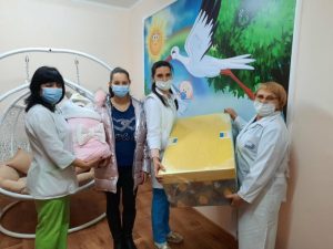 У Донецькій області почали видавати «пакунки малюка»: куди звертатись