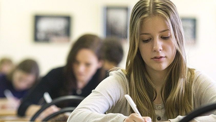 В МОН прокомментировали информацию о том, что в 10-11 классах смогут учиться не все ученики