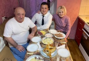 Не доволен своей пенсией: мужчина “минировал” квартиру родителей Зеленского