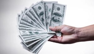 Пять знаков китайского зодиака, на которых в 2021 году свалится куча денег