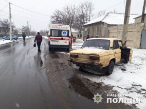 У Лимані зіштовхнулись автомобілі, один з них в’їхав в опору ЛЕП