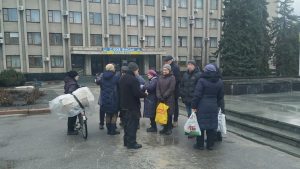 Тарифный митинг в Славянске: людей меньше, обсуждений больше