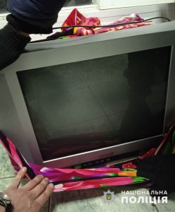 За тиждень після повернення з місць позбавлення волі житель Слов’янська подарував матері викрадений телевізор