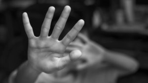 Через хлопця: у Слов’янську школярку побили ровесниці