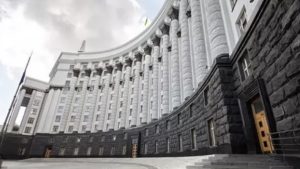 Кабмин ввел запрет на транспортные пассажирские перевозки в “красной” зоне карантина