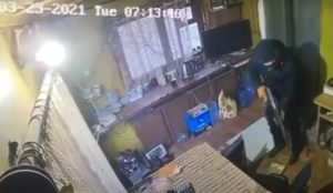 Преступник пока в бегах: подробности вооруженного нападения в Славянске. Видео