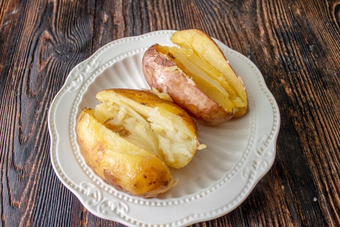 Немецкие селекционеры вывели картофель, который не вредит фигуре