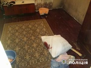 Сокирою: мешканець Райгородка вбив мати